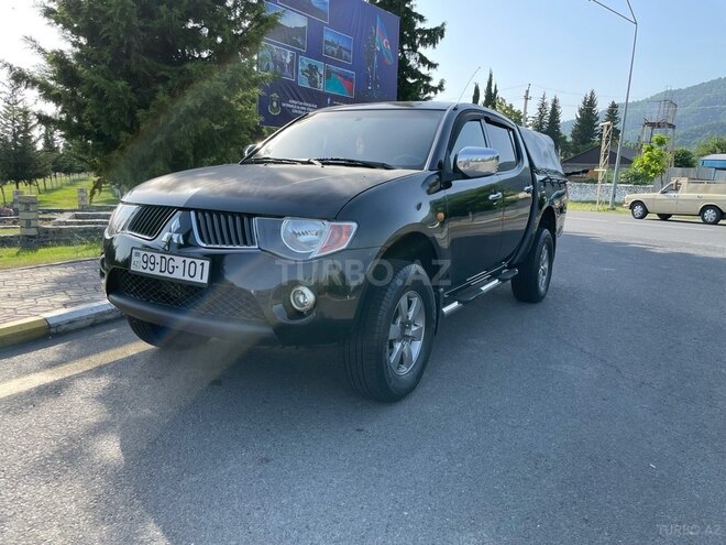 Mitsubishi L200 2009, 248,000 km - 2.5 l - Zaqatala