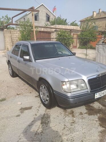 Mercedes E 230 1985, 320,000 km - 2.3 l - Bakı