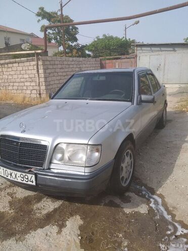 Mercedes E 230 1985, 320,000 km - 2.3 l - Bakı
