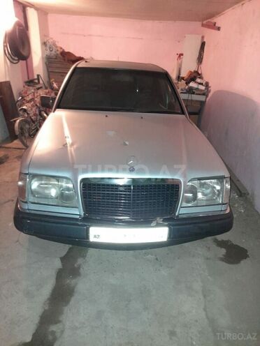 Mercedes E 230 1985, 320,000 km - 2.3 l - Bakı