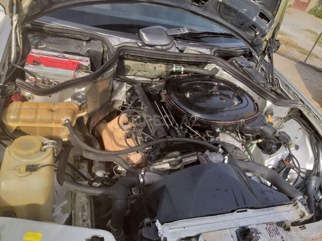 Mercedes E 230 1985, 320,000 km - 2.3 l - Bakı