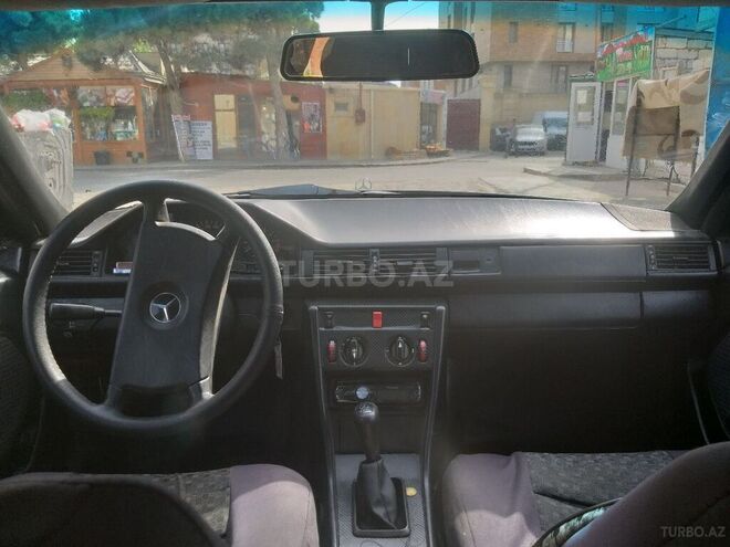 Mercedes E 230 1985, 320,000 km - 2.3 l - Bakı