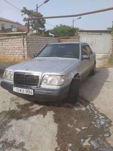 Mercedes E 230 1985, 320,000 km - 2.3 l - Bakı