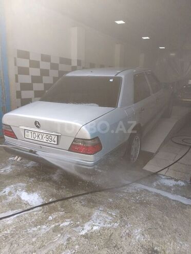 Mercedes E 230 1985, 320,000 km - 2.3 l - Bakı