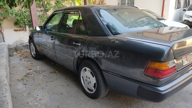 Mercedes E 300 1989, 470,000 km - 3.0 l - Bakı