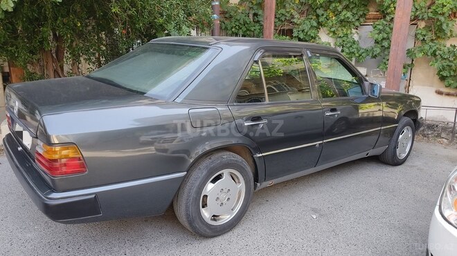 Mercedes E 300 1989, 470,000 km - 3.0 l - Bakı