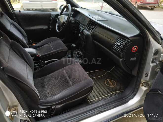 Opel Vectra 1997, 272,000 km - 2.0 l - Sumqayıt