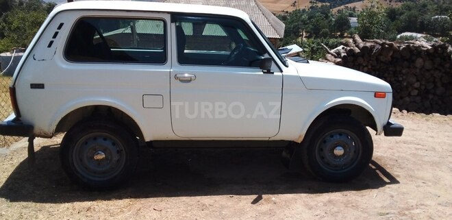 LADA (VAZ) Niva 2002, 213,000 km - 1.7 l - Lerik