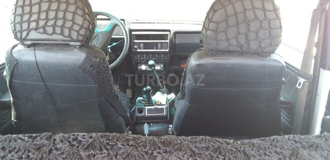 LADA (VAZ) Niva 2002, 213,000 km - 1.7 l - Lerik