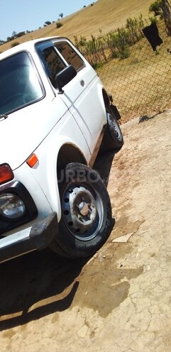 LADA (VAZ) Niva 2002, 213,000 km - 1.7 l - Lerik