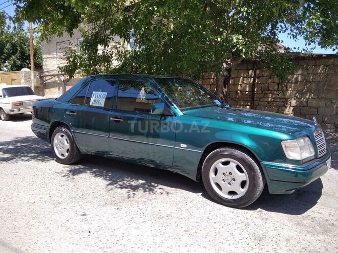 Mercedes E 200 1993, 256,809 km - 2.0 l - Bakı