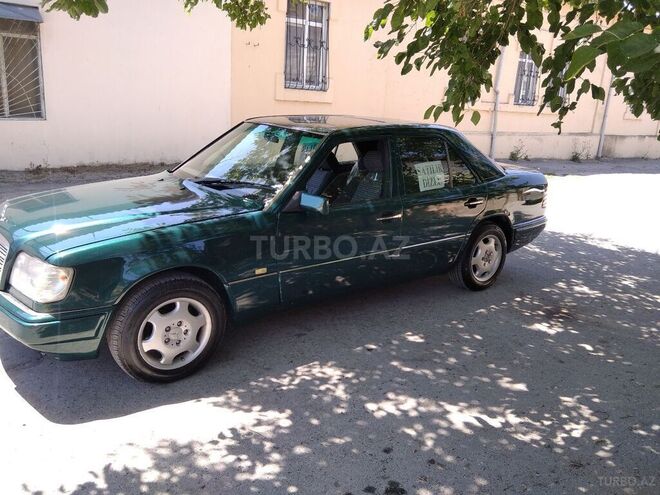 Mercedes E 200 1993, 256,809 km - 2.0 l - Bakı