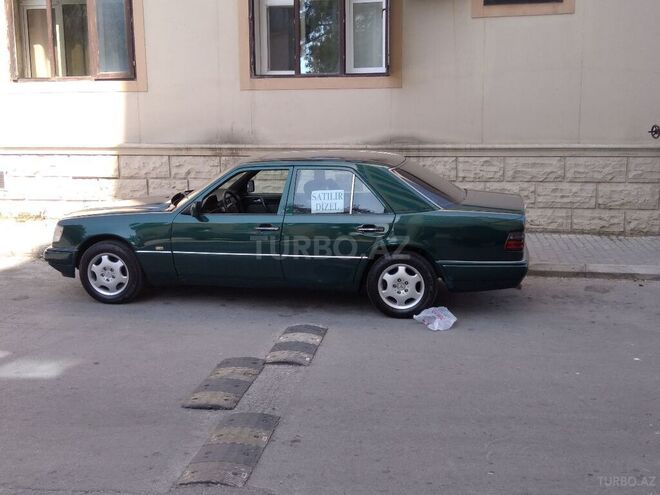 Mercedes E 200 1993, 256,809 km - 2.0 l - Bakı