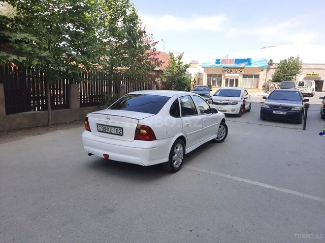 Opel Vectra 1999, 272,000 km - 1.8 l - Sumqayıt