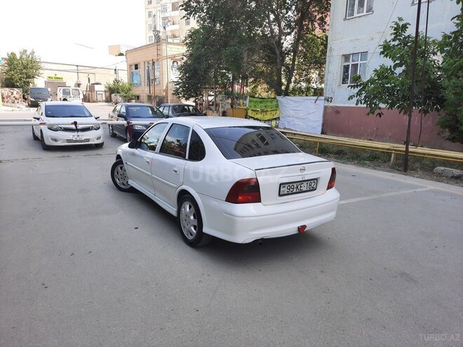 Opel Vectra 1999, 272,000 km - 1.8 l - Sumqayıt