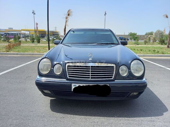 Mercedes E 240 1998, 268,000 km - 2.4 л - Sumqayıt