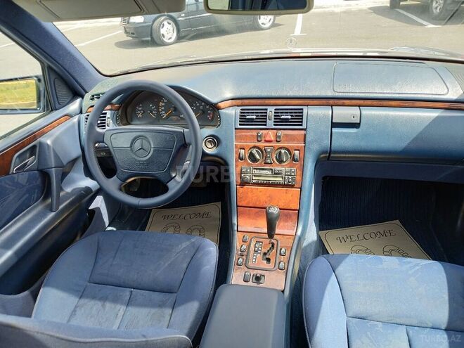 Mercedes E 240 1998, 268,000 km - 2.4 л - Sumqayıt