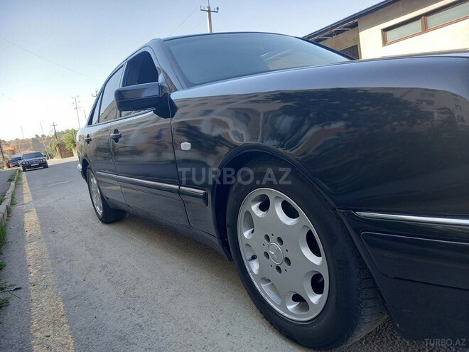 Mercedes E 240 1998, 353,000 km - 2.4 л - Quba