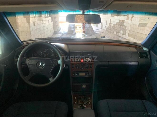 Mercedes C 200 1999, 142,350 km - 2.0 л - Sabirabad