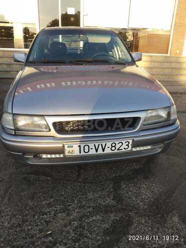 Opel Astra 1994, 382,000 km - 1.6 l - Bakı