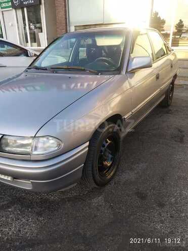 Opel Astra 1994, 382,000 km - 1.6 l - Bakı