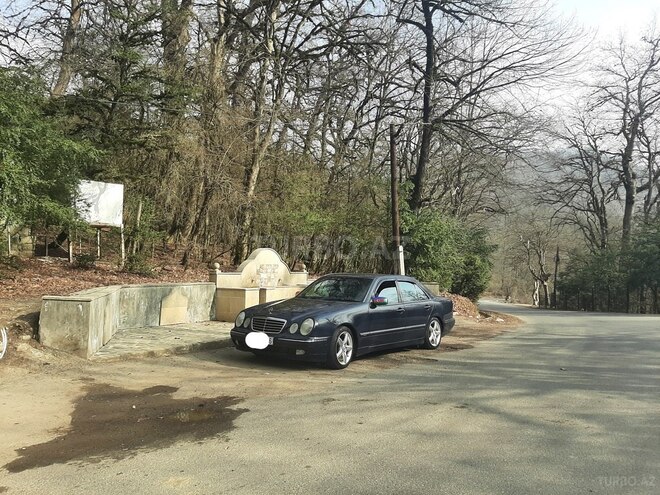 Mercedes E 220 2000, 379,000 km - 2.2 л - Lənkəran