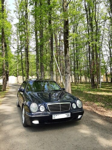 Mercedes E 220 2000, 379,000 km - 2.2 л - Lənkəran