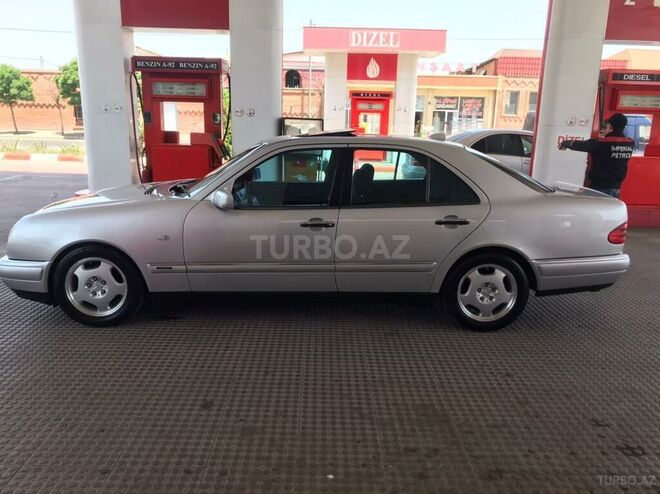 Mercedes E 240 1999, 217,000 km - 2.4 l - Gəncə