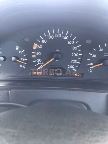 Mercedes E 240 1999, 217,000 km - 2.4 l - Gəncə