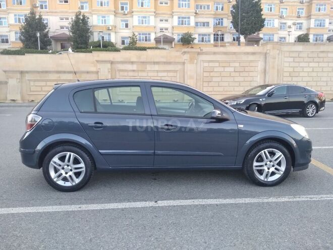 Opel Astra 2007, 215,000 km - 1.4 л - Bakı