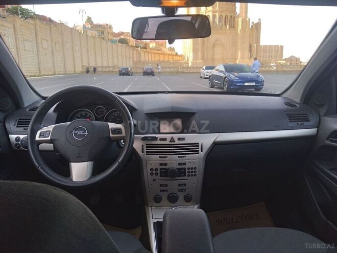 Opel Astra 2007, 215,000 km - 1.4 л - Bakı