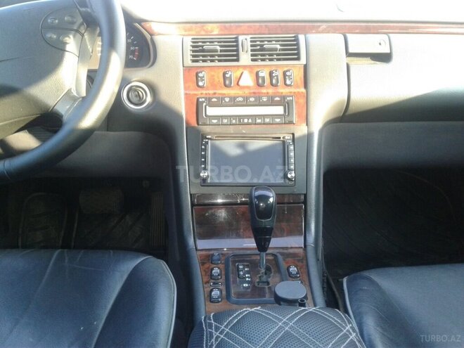 Mercedes E 320 2001, 181,000 km - 3.2 л - Bakı
