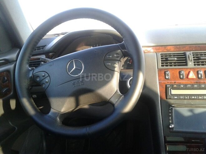 Mercedes E 320 2001, 181,000 km - 3.2 л - Bakı