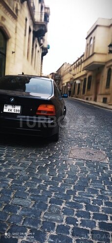 BMW 528 2000, 570,000 km - 2.8 л - Bakı