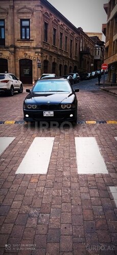 BMW 528 2000, 570,000 km - 2.8 л - Bakı