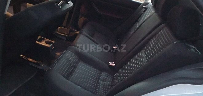 Volkswagen Jetta 2004, 230,000 km - 2.0 л - Bakı