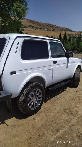 LADA (VAZ) Niva 2011, 89,000 km - 1.7 l - Yardımlı