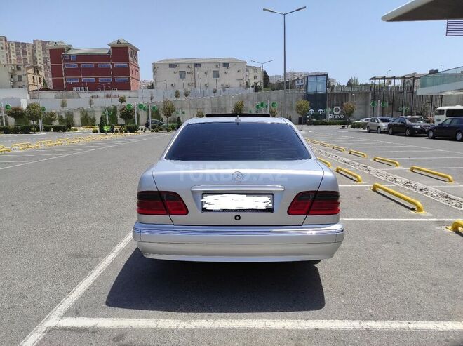 Mercedes E 220 1999, 359,145 km - 2.2 l - Bakı