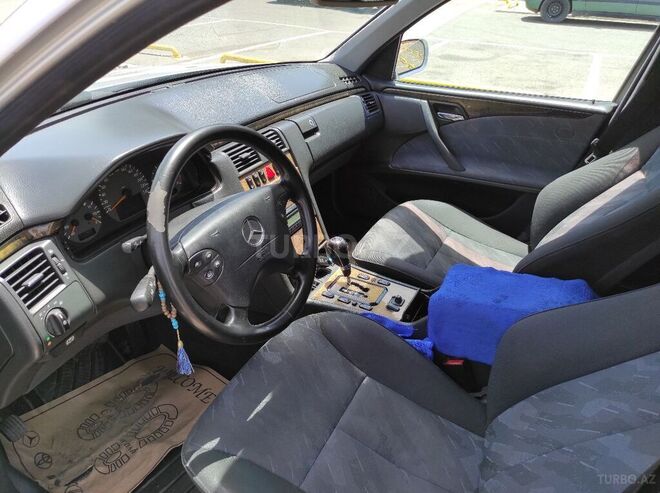 Mercedes E 220 1999, 359,145 km - 2.2 l - Bakı