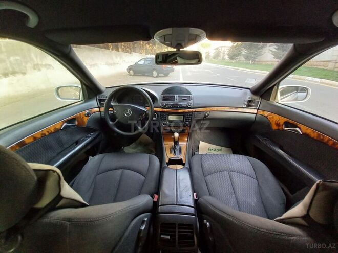 Mercedes E 220 2002, 290,000 km - 2.2 l - Bakı