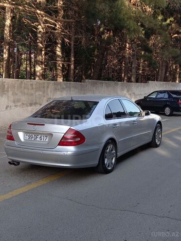 Mercedes E 220 2002, 290,000 km - 2.2 l - Bakı