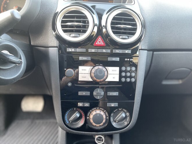 Opel Corsa 2014, 79,500 km - 1.4 л - Bakı