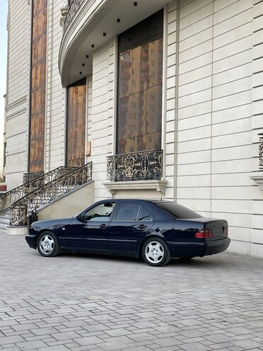 Mercedes E 240 1998, 448,443 km - 2.4 l - Bakı