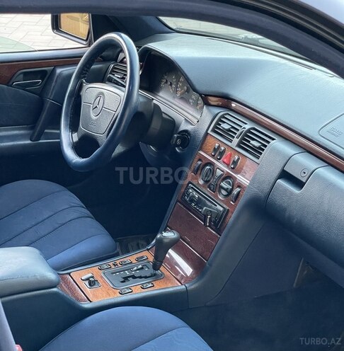 Mercedes E 240 1998, 448,443 km - 2.4 l - Bakı