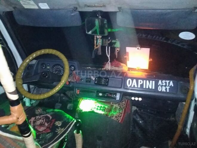 Mercedes 208 D 1992, 132,548 km - 2.9 л - Hacıqabul