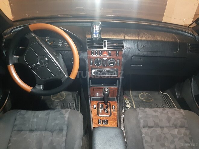 Mercedes C 250 1999, 437,000 km - 2.5 l - Bakı