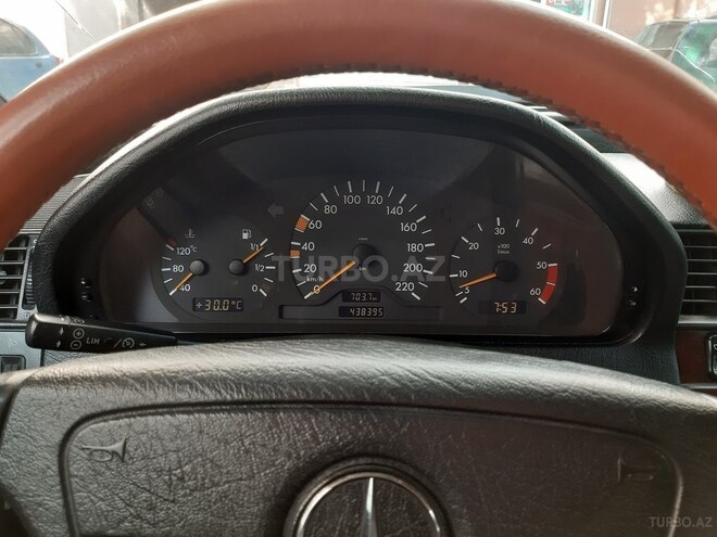 Mercedes C 250 1999, 437,000 km - 2.5 l - Bakı