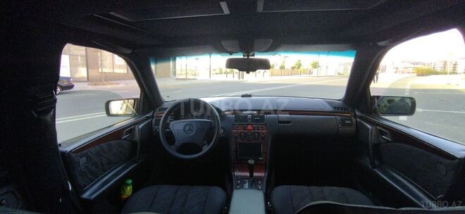 Mercedes E 230 1996, 258,000 km - 2.3 л - Bakı