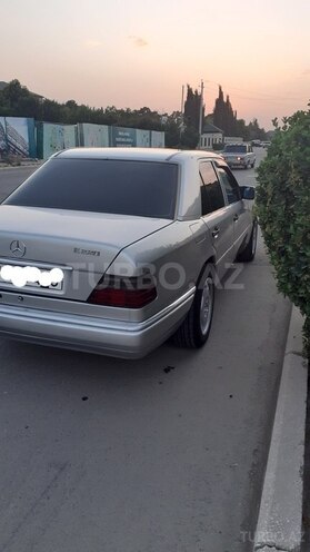 Mercedes E 220 1995, 487,564 km - 2.2 л - Şəmkir