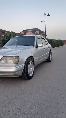 Mercedes E 220 1995, 487,564 km - 2.2 л - Şəmkir